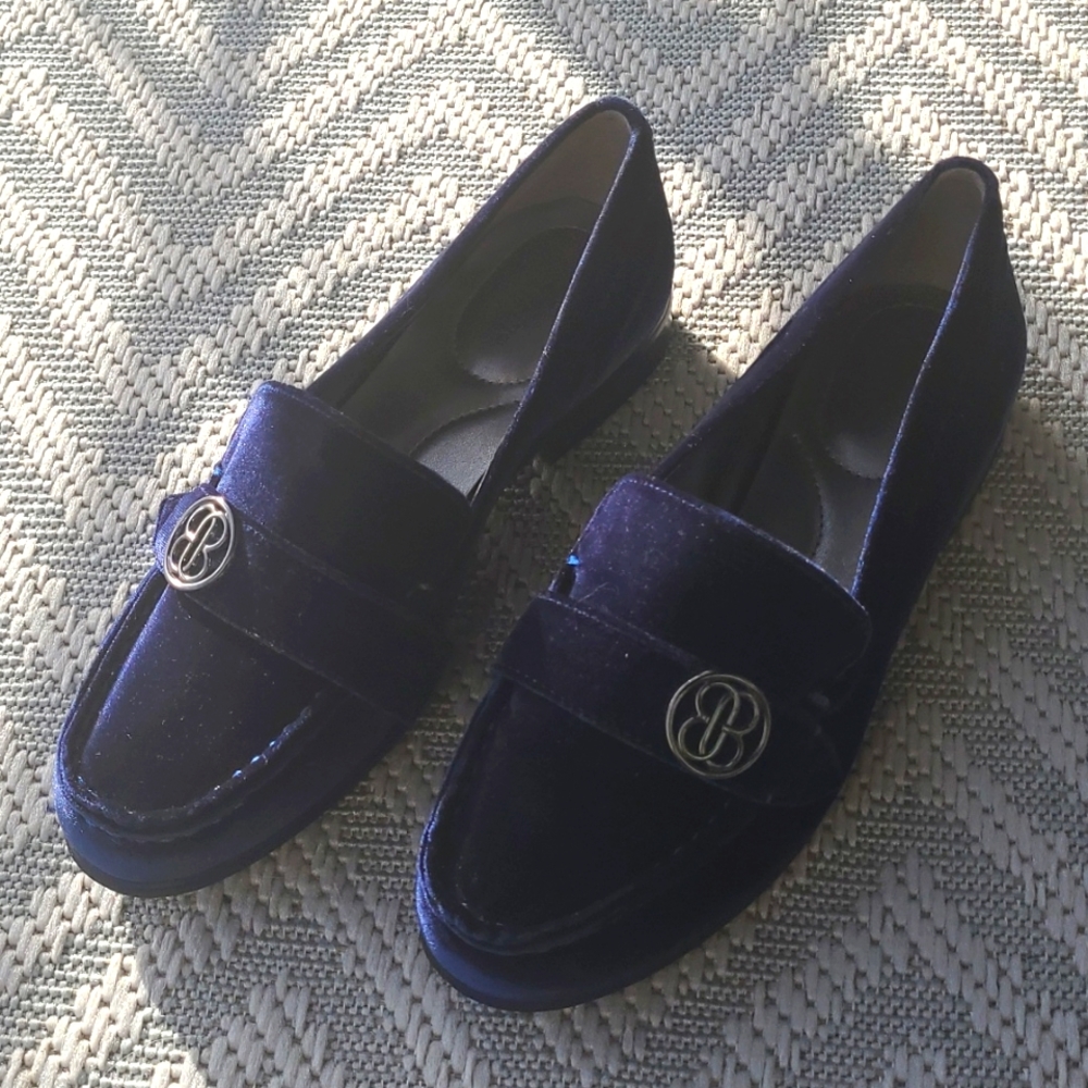 NWOT Bandolino velvet blue loafers